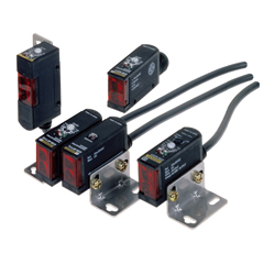 Sensori fotoelettrici con amplificatore incluso di dimensioni medie [E3S-A] E3S-AR11 2M